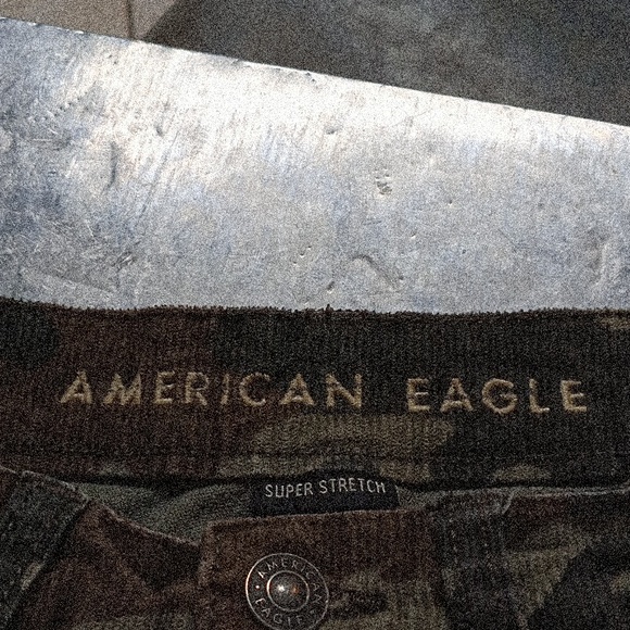 American Eagle Camo Corduroy  Super Stretch Size 2 Great Condition - Picture 2 of 4